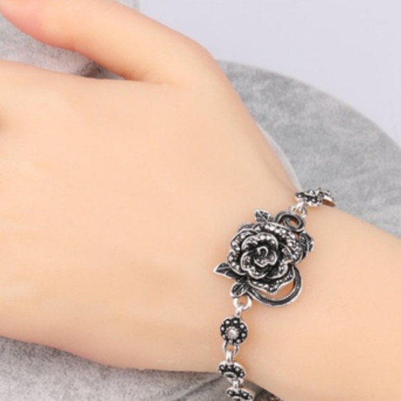 4Pcs/Set Vintage Jewelry Sets - Picture 7 of 8